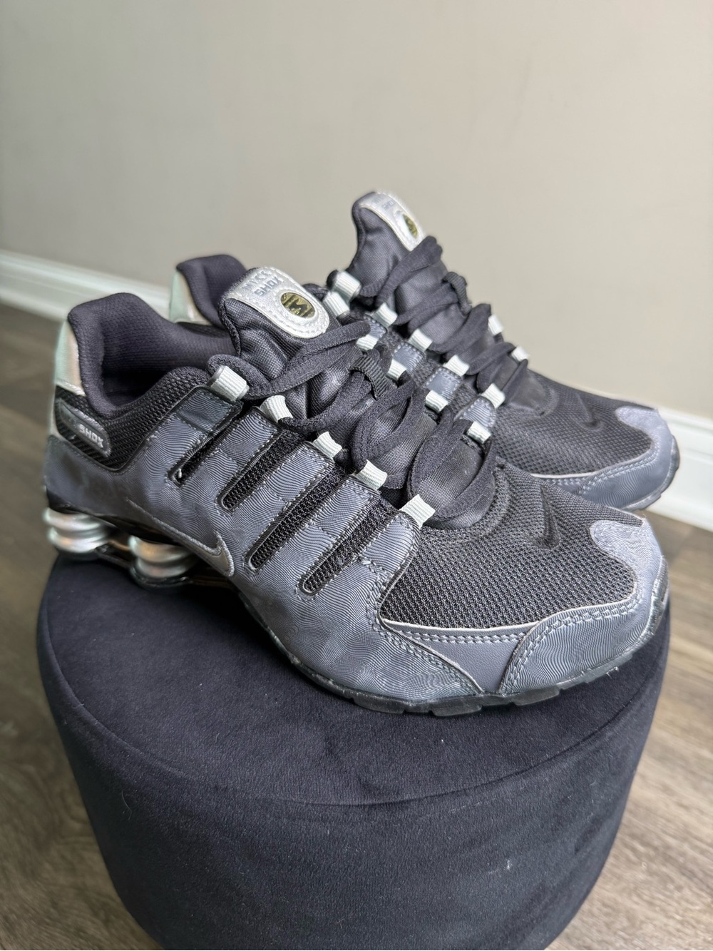 Nike Youth Boys Shox NZ Athletic Sneakers